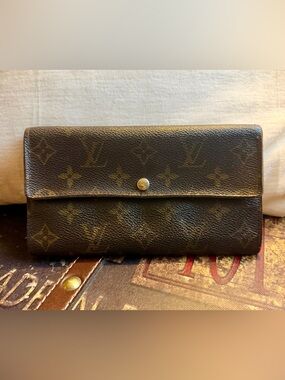 💚Louis Vuitton Monogram Vintage Sarah Wallet💚